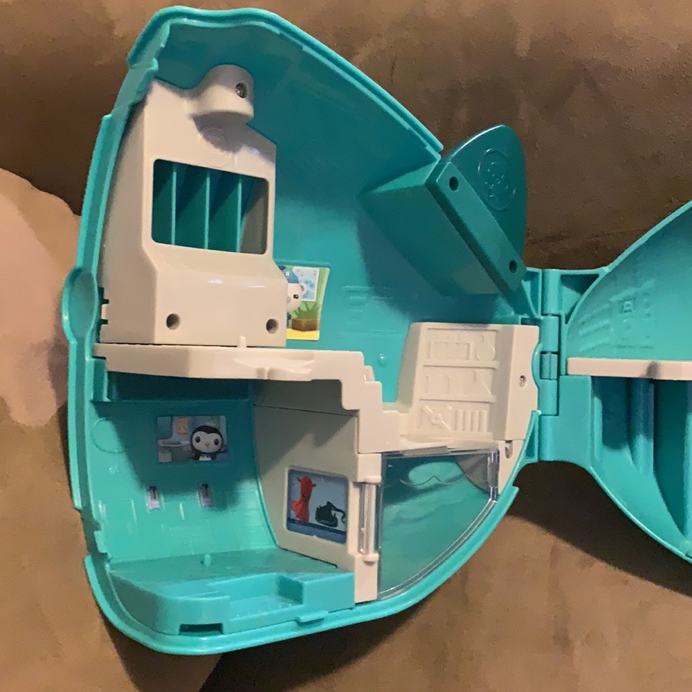 Octonauts Gup A with 4  octonauts characters